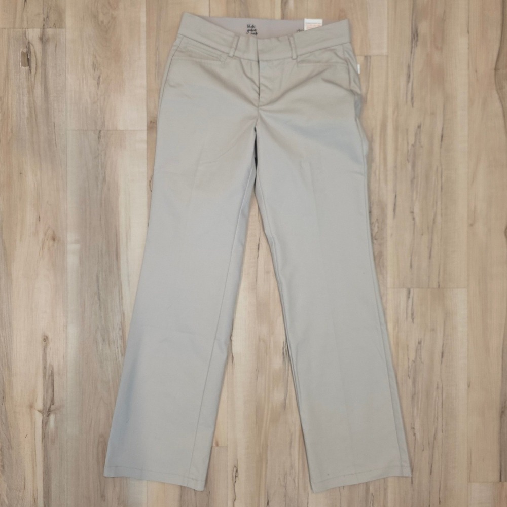 Dockers Truly Slimming Sure Fit Khaki Pants Tan Straight Leg Size 4M NWT